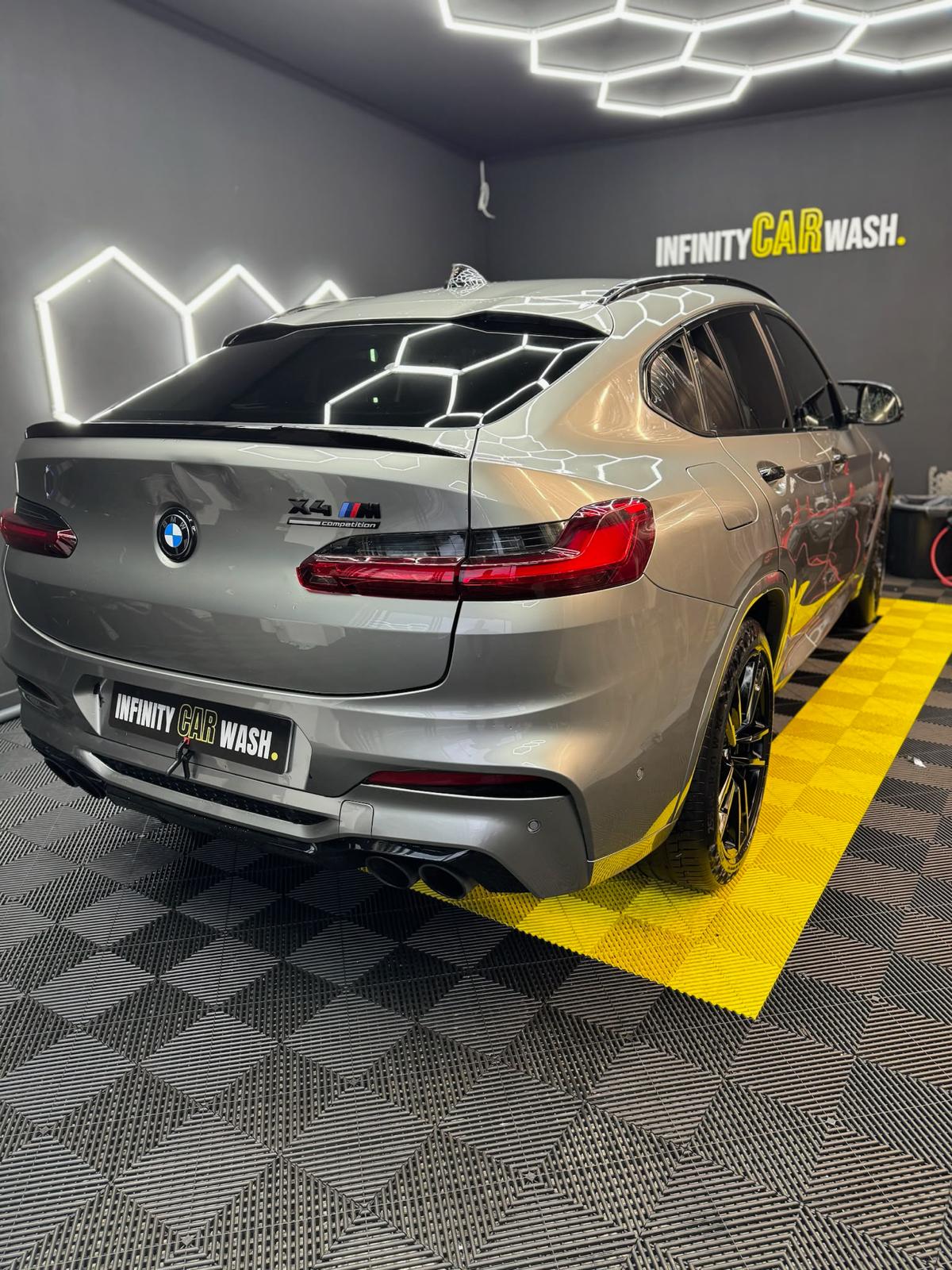 BMW X4 M grise